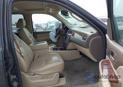 2009 Chevrolet Tahoe Ltz из США, поврежденный, VIN 1GNFC33079R301041